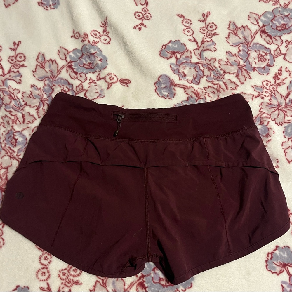 LULULEMON SPEED UP MAROON SHORTS